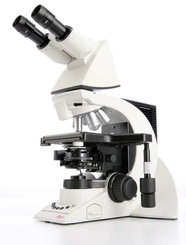 Leica DM3000 Compound Microscope